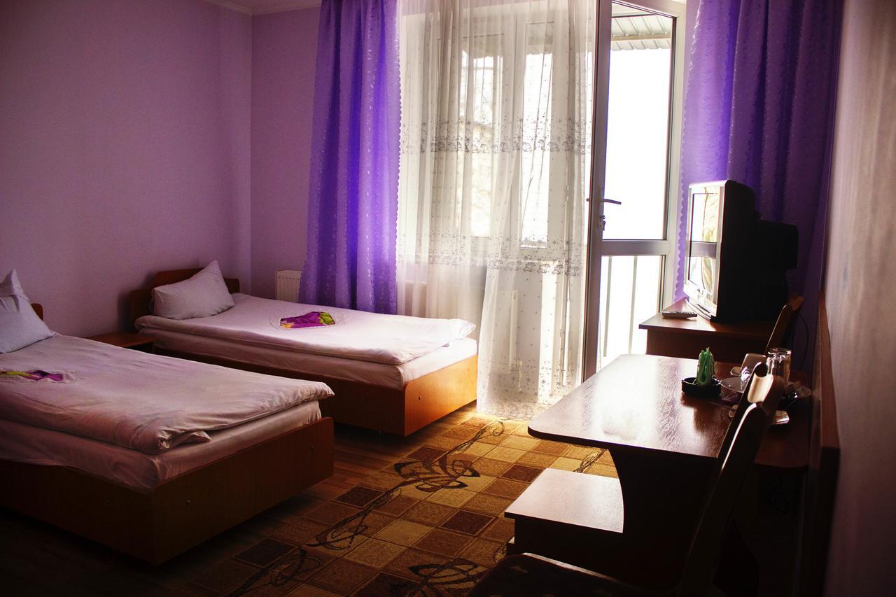 Hotel Confort Drochia Exteriör bild