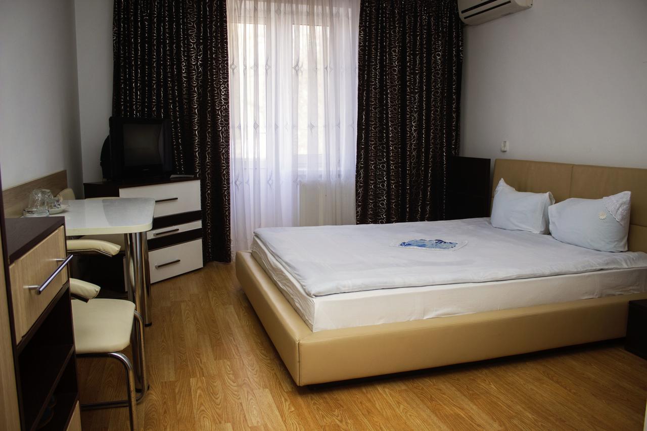 Hotel Confort Drochia Exteriör bild