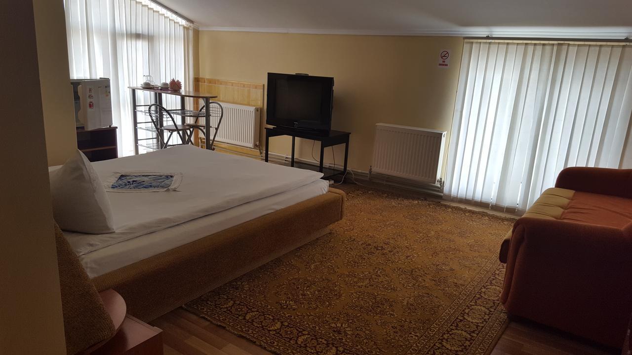 Hotel Confort Drochia Exteriör bild